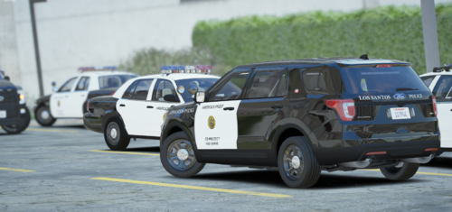 Could contain: wheel, vehicle, tire, land vehicle, outdoor, auto part, automotive tire, sport utility vehicle, motor vehicle, fender, automotive exterior, bumper, road, transport, car, compact sport utility vehicle, tread, vehicle registration plate, automotive luggage rack, crossover suv, roof rack, text, street, police, emergency