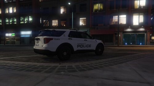 Could contain: vehicle, land vehicle, wheel, tire, building, sport utility vehicle, car, transport, outdoor, compact sport utility vehicle, auto part, automotive exterior, crossover suv, road, bumper, automotive lighting, family car, mini suv, parked, street, ground, suv, night, light, police