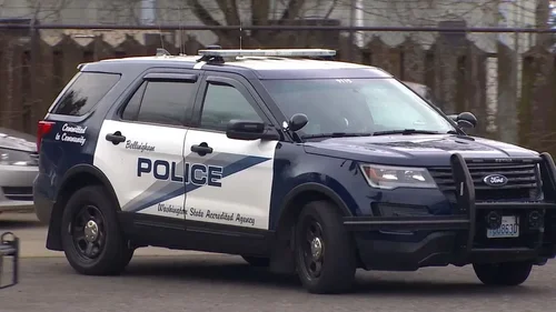 Could contain: land vehicle, vehicle, wheel, tire, police, outdoor, transport, text, sport utility vehicle, car, bumper, auto part, ford, compact sport utility vehicle, roof rack, automotive exterior, automotive luggage rack, motor vehicle, police car, law enforcement, automotive carrying rack, vehicle registration plate, crossover suv, fender, nissan, mitsubishi, ford motor company, automotive tire, mini suv, land rover, suv, street, emergency