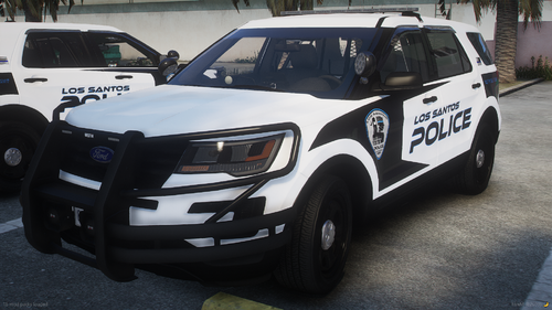 Could contain: vehicle, land vehicle, tire, wheel, outdoor, bumper, police, sport utility vehicle, motor vehicle, auto part, automotive exterior, text, ford, compact sport utility vehicle, fender, chevrolet, vehicle registration plate, mitsubishi, crossover suv, grille, automotive tire, general motors, land rover, parked, suv, car