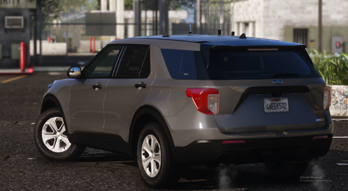 Could contain: wheel, tire, vehicle, land vehicle, car, sport utility vehicle, bumper, compact sport utility vehicle, auto part, crossover suv, outdoor, mini suv, land rover, alloy wheel, automotive tire, automotive exterior, fender, nissan, range rover, rim, jeep, vehicle registration plate, roof rack, parked, suv