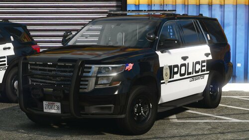 Could contain: vehicle, land vehicle, text, wheel, tire, car, bumper, sport utility vehicle, auto part, outdoor, motor vehicle, automotive exterior, vehicle registration plate, compact sport utility vehicle, grille, automotive tire, road, ford, land rover, fender, mitsubishi, chevrolet, range rover, general motors, police, parked, street